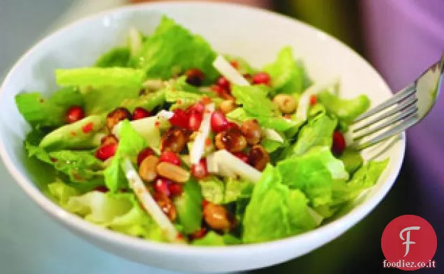 Insalata Romaine con arachidi piccanti e semi di melograno