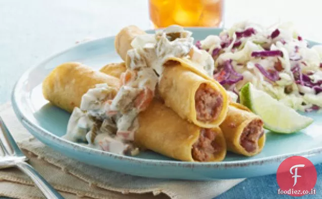 Taquitos con salsa JalapeÃ±o cremosa