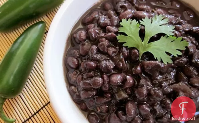 Fagioli neri piccanti e pomodori