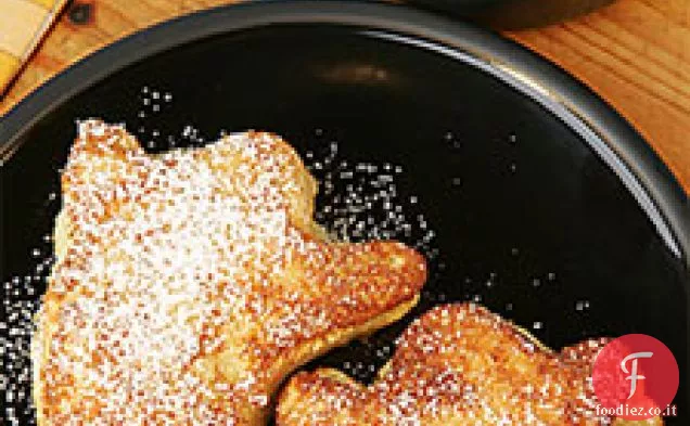 Zuppa di pomodoro cremosa con topping a ragnatela