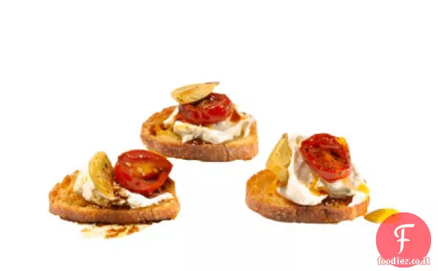 Crostini di Caprino e Pomodoro Arrostito