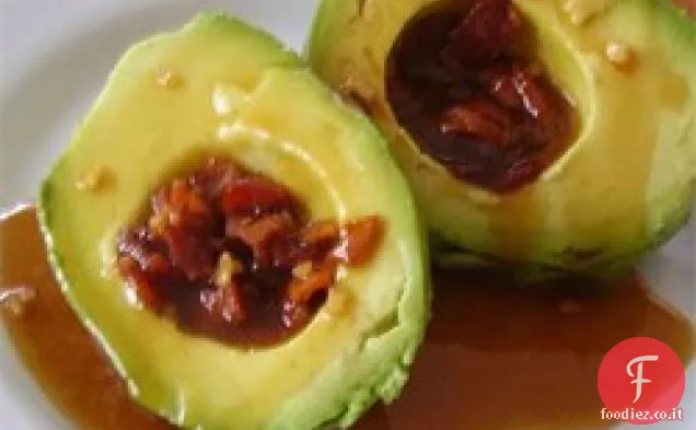 Avocado ripieni di pancetta