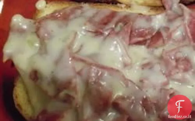 Mantecato di manzo scheggiato su pane tostato
