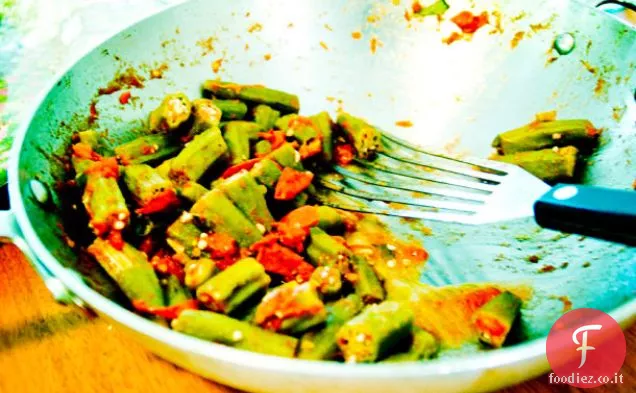 Gombo e pomodori saltati