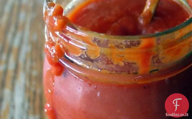 Salsa di pizza al pomodoro e aglio arrosto
