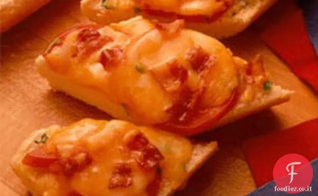 Pancetta, formaggio e pagnotta di pomodoro