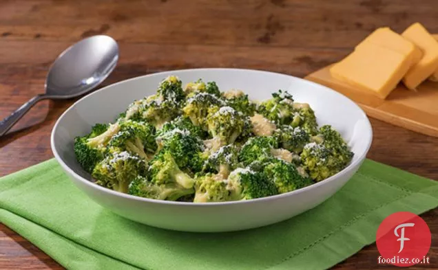 Lancio di broccoli di formaggio