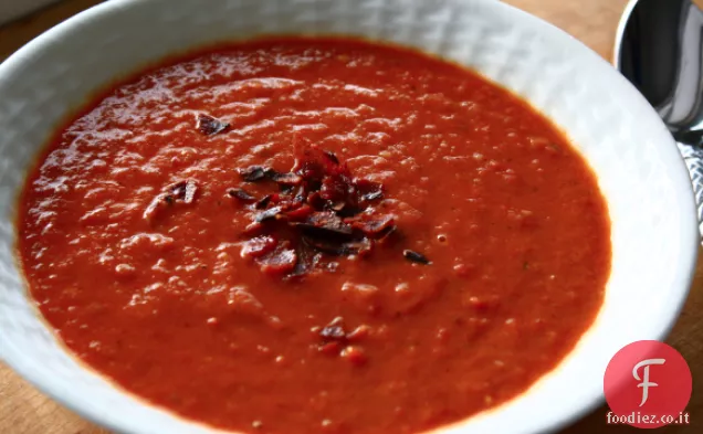 Zuppa di pomodoro arrostita dolce e affumicata