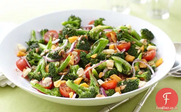 Insalata di broccoli e pomodori marinati