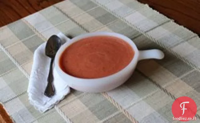 Crema a basso contenuto di grassi di zuppa di pomodoro