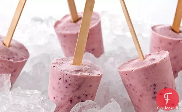 Pop di yogurt alla banana e bacche