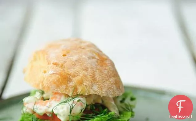 Lattuga di gamberi e rotolo di pomodoro