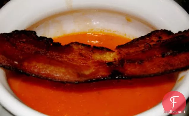 Zuppa di pomodoro arrosto di Diva domestica con pancetta tagliata spessa