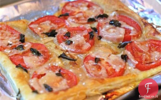 Crostata di pomodoro con Parmigiano e Basilico