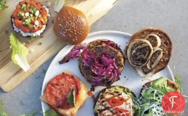 Hamburger di cheddar e pomodoro taglienti