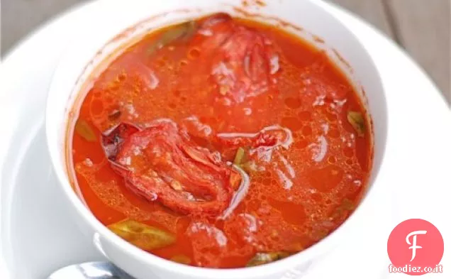 Zuppa di pomodoro e basilico arrosto