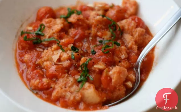 Cena stasera: pane e zuppa di pomodoro