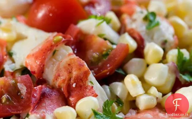 Insalata di aragosta di dragoncello con mais e pomodori