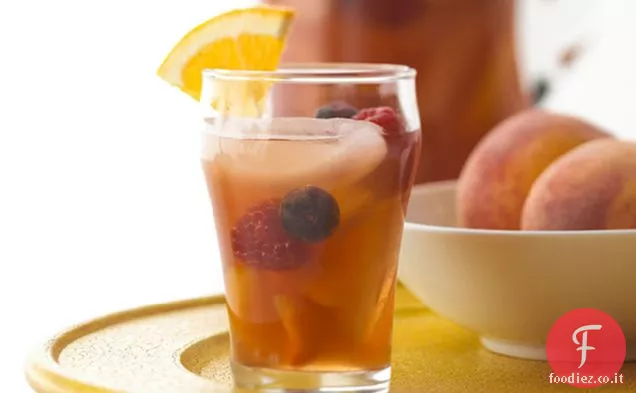 Sangria di tè freddo alla pesca