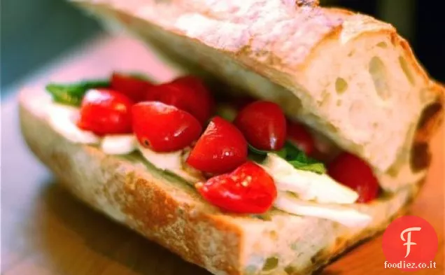 Pranzo Estivo Panino Caprese con Pomodorini Balsamici
