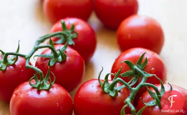 Insalata di pomodoro con olive + Coriandolo