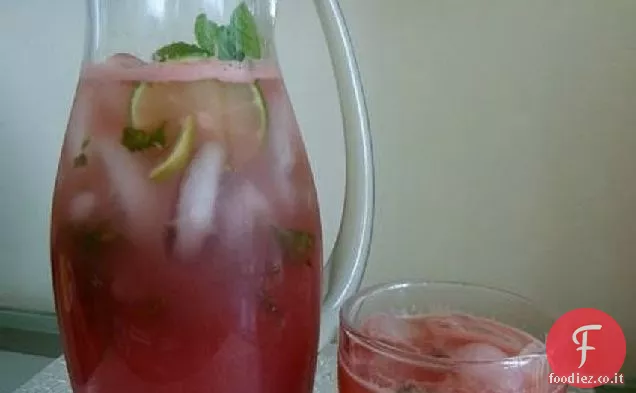 Succo di anguria con lime e menta fresca