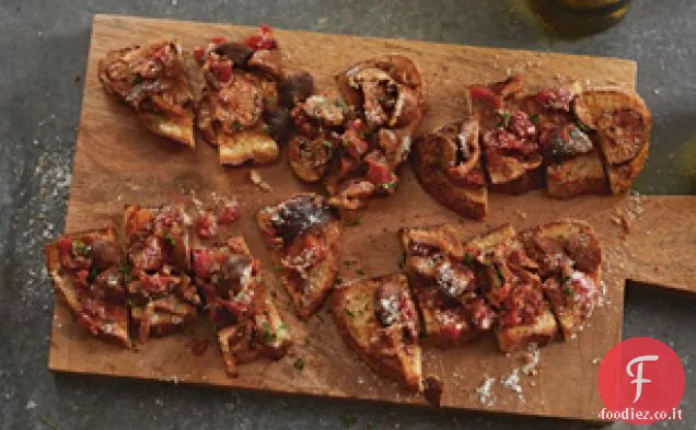 Bruschetta di Parmigiano con Ragù di Funghi