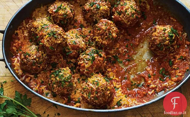 Fatti a mano quattro polpette di formaggio