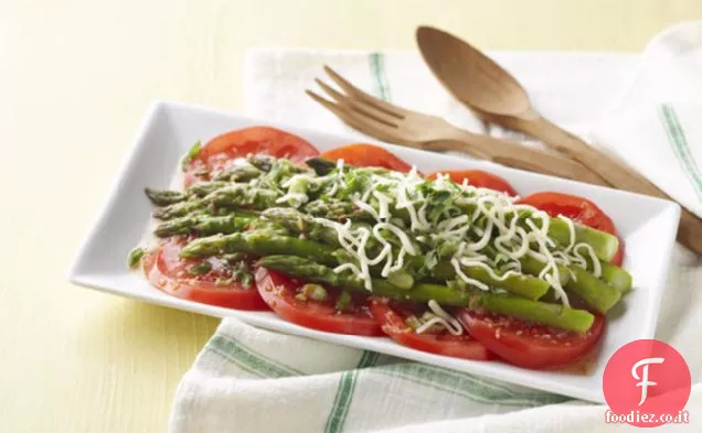 Insalata di pomodori asparagi