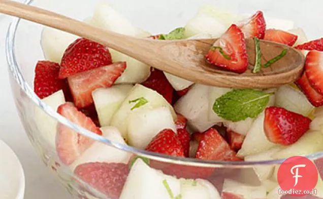 Insalata di melone e fragola con sciroppo di citronella piccante