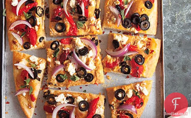 Pizza al peperoncino arrosto, Feta e Hummus