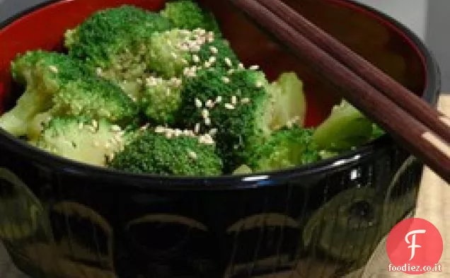Insalata di broccoli al sesamo