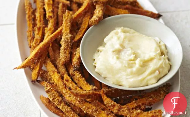 Patatine fritte croccanti di patate dolci