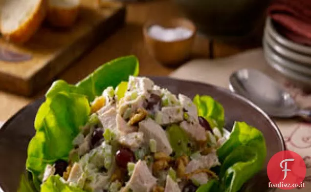 Insalata di tacchino con uva e noci
