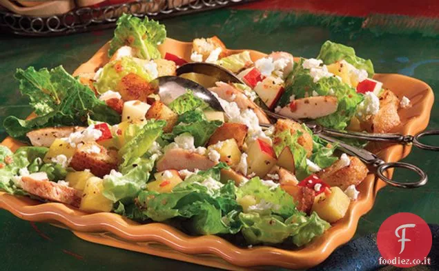 Insalata festiva con pollo e frutta