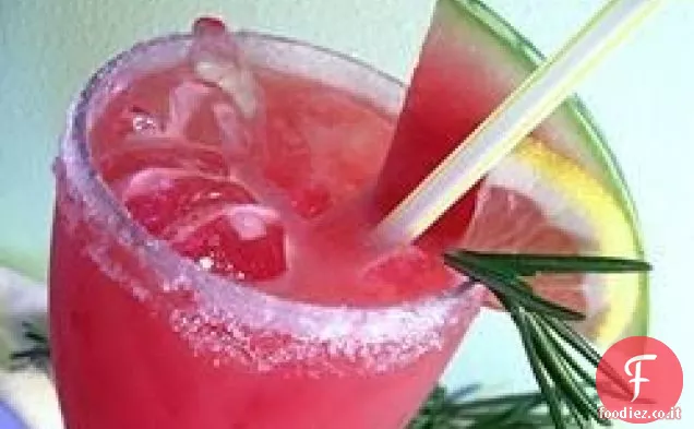 Limonata all'anguria infusa al rosmarino