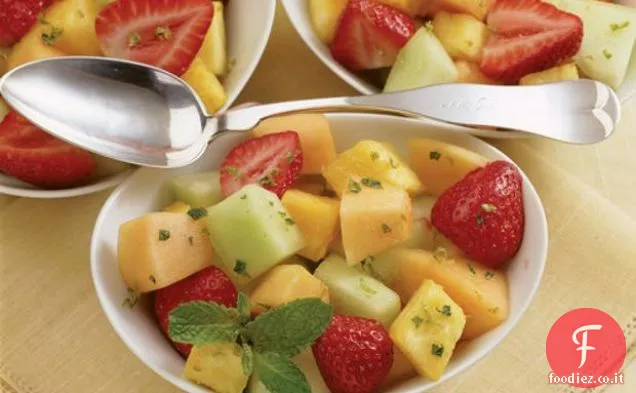Insalata di frutta coniata al miele e lime