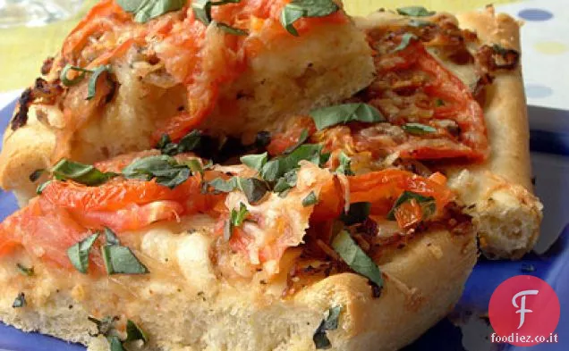 Focaccia al Pomodoro e Parmigiano con Cipolle Caramellate