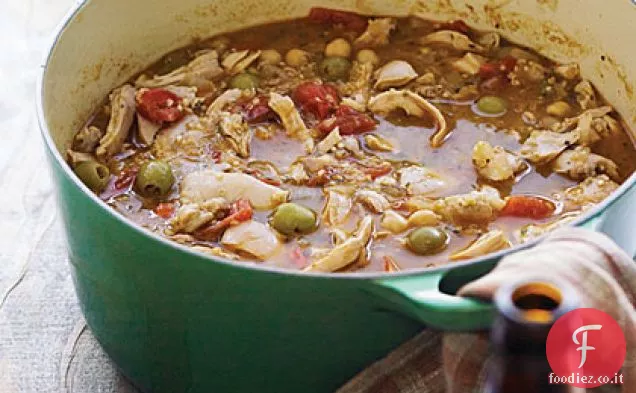 Pollo, quinoa e stufato di olive verdi