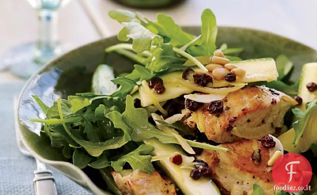 Insalata di pollo con zucchine, limone e pinoli