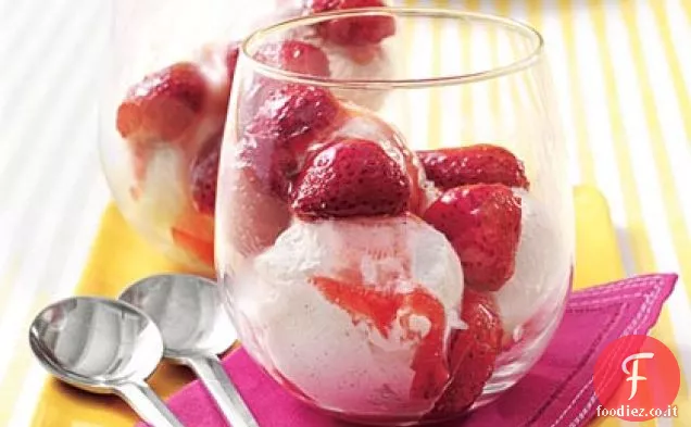 Fragole arrosto con gelato