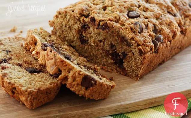 Pane di zucchine con gocce di cioccolato a basso contenuto di grassi
