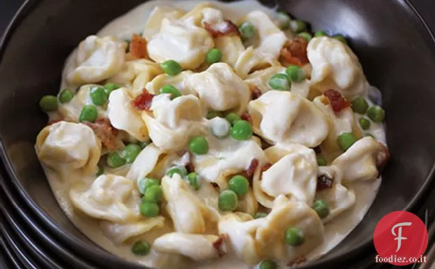Tortellini semplici e cremosi Alfredo