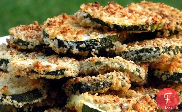 Patatine fritte di zucchine al forno con salsa di immersione al basilico