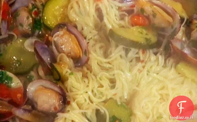 Tagliolini con Vongole e Zucchine (Tagliatelle sottili con Vongole e Zucchine)
