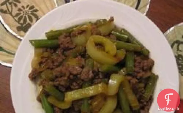 Carne macinata asiatica e pepe soffriggere