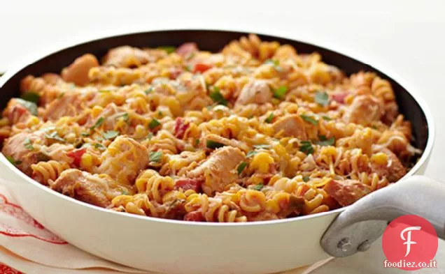 Padella di pollo e pasta a sud del confine