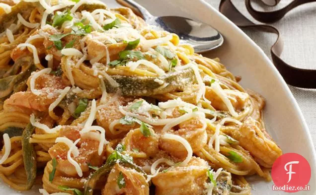 Pasta cremosa di pomodoro, poblano e gamberetti