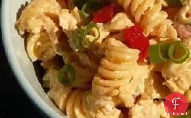 Insalata di pasta di pollo di bufalo piccante