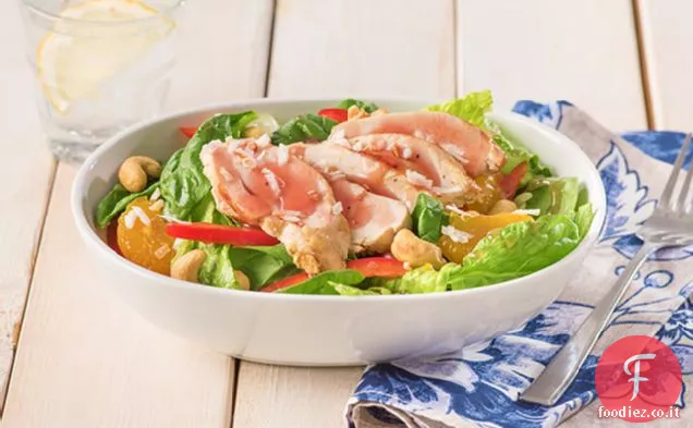 Insalata di pollo polinesiana con spinaci Baby